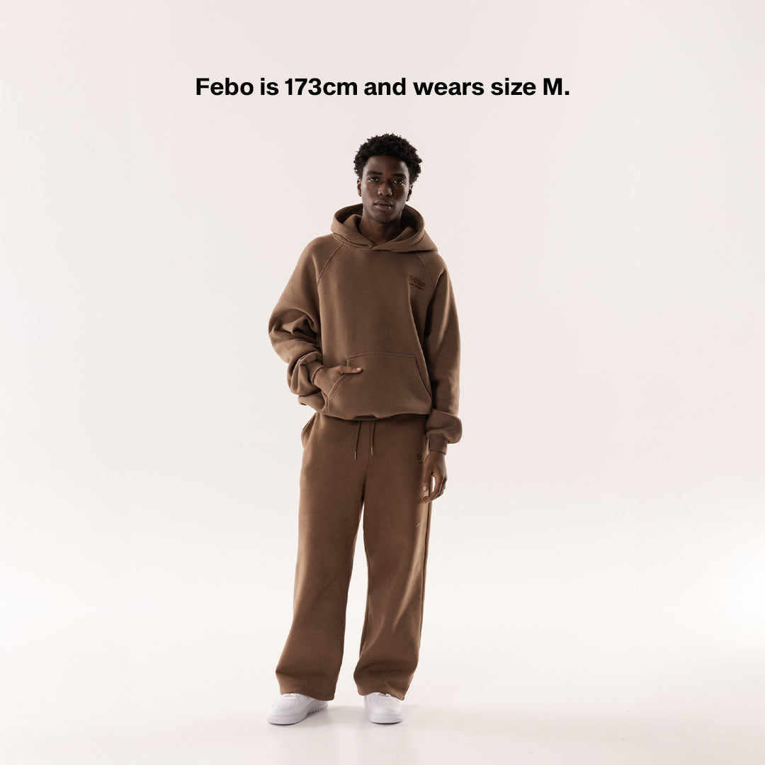 BROWN CORE SWEATPANTS